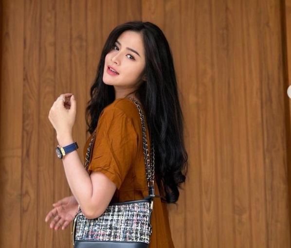 Profil Dan Biodata Bella Bonita Umur Agama Ig Istri Denny Caknan 