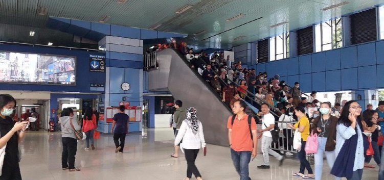 Beginilah Suasana di Stasiun Juanda dan Stasiun Pasar Senen Jelang Aksi 212 