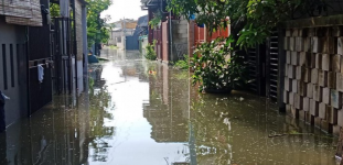 Banjir di Rorotan Jakarta Utara Sudah Mencapai 50 Cm 