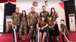 Manisnya Persembahan Cinta SBY kepada Ibu Ani di Pacitan