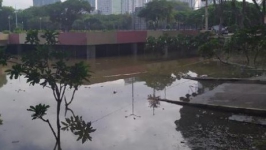 Banjir Setinggi 2,5 Meter Masih Menggenangi Underpass Kamayoran