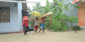 400 Kepala Keluarga di Ciamis Kebanjiran Akibat Sungai Citalahab Meluap