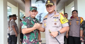 Sempat Bentrok TNI-Polisi, Pangdam Bukit Barisan dan Kapolda Sumut ke Taput Pastikan Situasi Kembali Kondusif