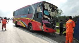 Lakalantas di Tol Tebingtinggi; Bus Medan Jaya Vs Truk, Begini Kronologinya