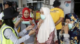 10.000 Masker Dibagikan Gratis Oleh PT Bank Mandiri di Wilayah Depok