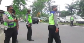 Video Viral Razia Polisi Bubar Saat Ditanya Warga 