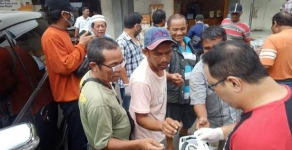 Gerakan Gotong Royong Bagi Masker dan Hand Sanitizer Gratis