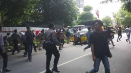 Polisi Bubarkan Aksi Tolak Omnibus Law di NTT, Korlap: Massa Aksi Dipukul Sampai Pingsan