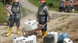 Desa Bangun Panei Diisolasi, Pemkab Simalungun Distribusikan Air Bersih