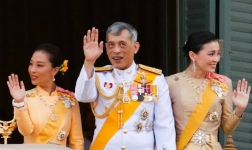 Rakyat Panik Corona, Raja Thailand Isolasi Diri di Hotel Mewah Bersama 20 Selir 