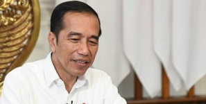 Lagi,  Jokowi Diam-diam Bagikan Sembako di Bogor