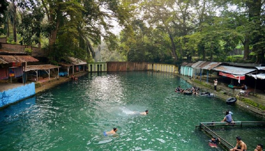 Menikmati Kolam Swimbath, Pemandian Alam Meneer Belanda di Simalungun