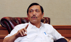 Luhut Putuskan KRL Tetap Operasi Selama PSBB Jakarta
