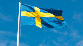 Swedia Sebar 1 Ton Pupuk Kandang di Taman Agar Warga Tak Berkumpul