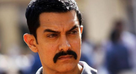 Viral Video Sumbangan Tepung Berisi Uang, Diduga Aksi Unik Aktor Bollywood Aamir Khan