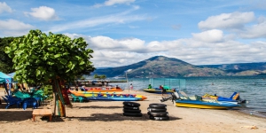 Menikmanti Keindahan Pantai Pasir Situngkir yang Indah di Pulau Samosir