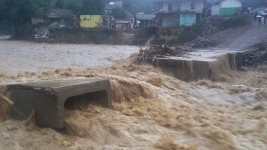 55 Rumah dan 1 Jembatan Terputus di Kabupaten Lebak, Banten