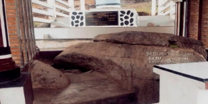 Miteri Batu Hobon, Batu Berbentuk Peti dan Dipercaya Tempat Penyimpanan Harta si Raja Batak
