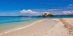 Pantai Pandan, Destinasi Wisata Indah dengan Pasir Putih dan Air Laut yang Bening di Sibolga