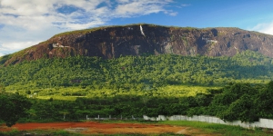 Bukit Kelam, Wisata Alam Andalan Kalbar, Punya Misteri Terbentuk dari Meteor