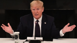 Donald Trump Tangkal Corona dengan Konsumsi Hidroksiklorokuin