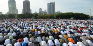 Salat Idul Fitri Berjamaah di Rumah sebab Pandemi, Bagaimana dengan Jumlah Jamaahnya? 