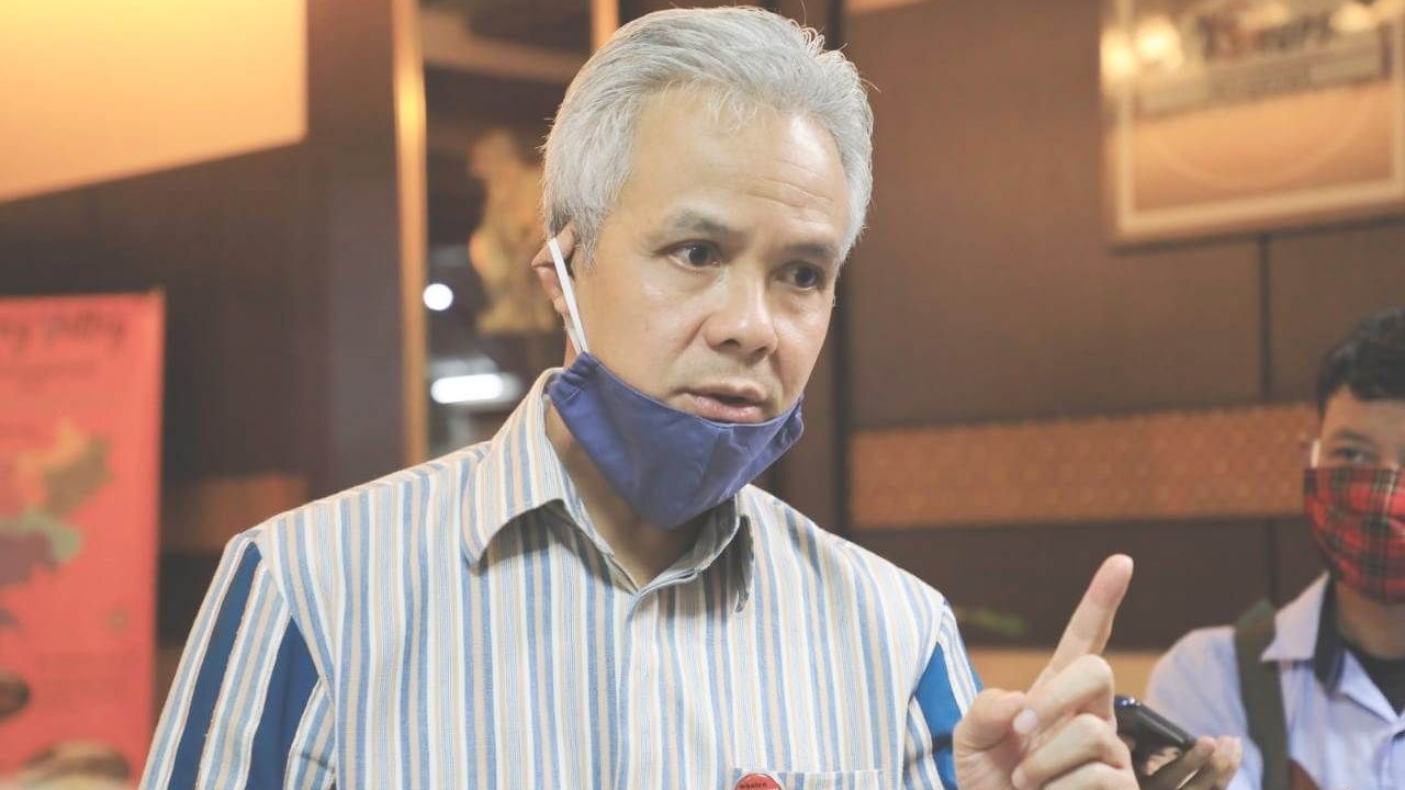 Gubernur Jateng Ganjar,  Minta Bupati Karanganyar Batalkan Rencana Salat Id di Alun-alun 