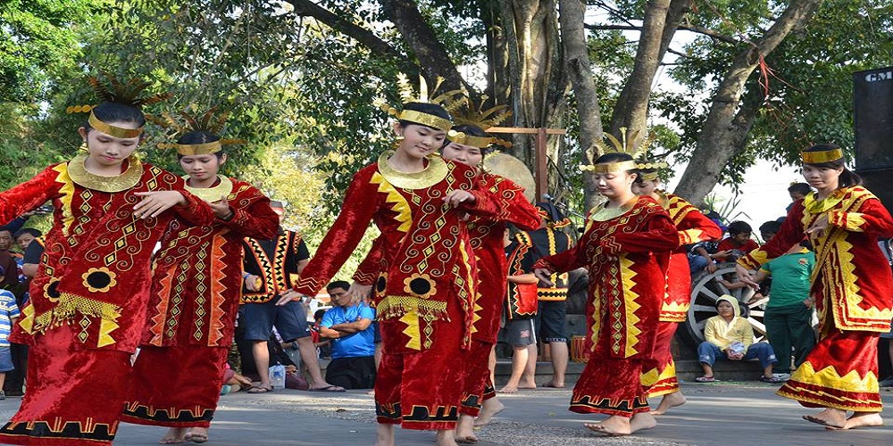  Tari  Moyo Tarian Indah  yang Unik Mirip Elang dari Nias