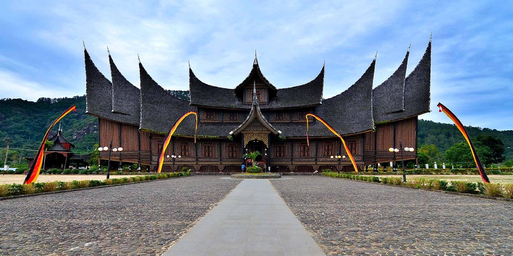 Istana Pagaruyung, Destinasi Wisata Budaya di Sumatera Barat