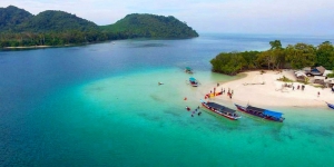 Menikmati Pulau Pahawang yang Cantik dan Masih Perawan di Lampung