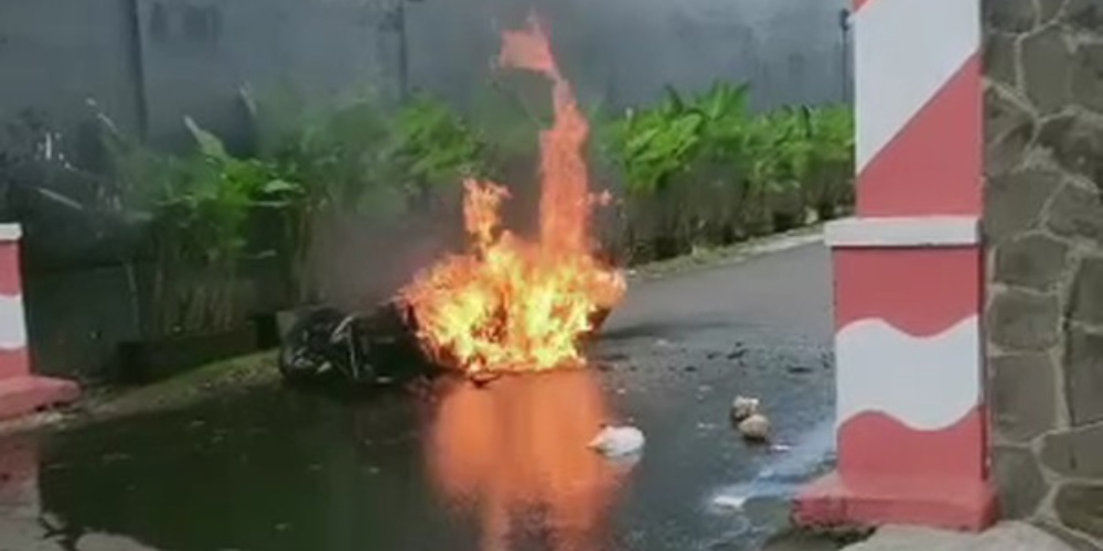 Viral Video Sepeda Motor Terbakar Gegara Hand Sanitizer, Benarkah? Cek Faktanya