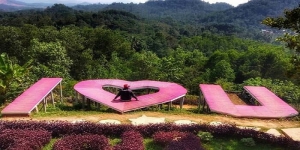Bukit Pangonan, Wisata Foto yang Instagramable di di Lampung