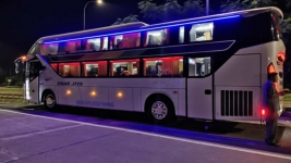 Viral! Bus Mewah dengan Desain Physical Distancing 