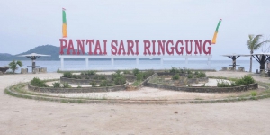 Pantai Sari Ringgung, Wisata Pantai Indah dengan Masjid Terapung di Lampung