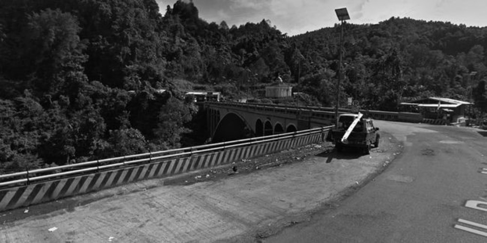 Jembatan Bolong di Mamuju, Sering Terjadi Mesin Mobil Tiba-tiba Mati Tanpa Sebab yang Jelas