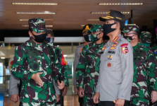 Jelang New Normal, Panglima TNI dan Kapolri Sidak Pasar Tanah Abang-Bandara