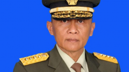 TNI AD Kibarkan Bendera Setengah Tiang, Iringi Kepergian Pramono Edhie