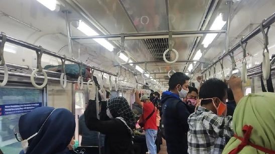 Antrean KRL di Depok Masih Tinggi, Meski Ada Edaran Jam Kerja