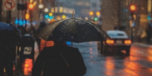 Sore Ini Hujan Disertai Petir  Mengguyur Jaksel-Jakbar, BMKG Minta Masyarakat Waspada