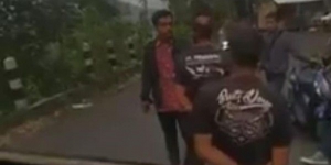 Viral Video, Pria Bergolok Bacok Sopir Elf di Garut, Polisi Turun Tangan
