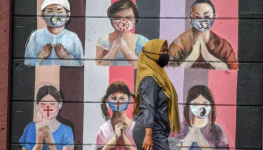 Sanksi Joged Diberlakukan Petugas untuk Warga Surabaya yang Tidak Mengenakan Masker
