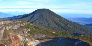 Gunung Gede di Bogor, Menyimpan Mitos Tempat Bangsa Jin, Benarkah? 