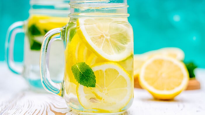 Ditengah Pandemi Covid-19 Simak Yuk Memahami Waktu yang  Tepat Minum Air Lemon