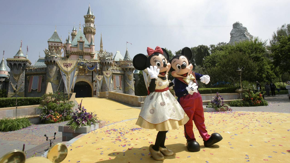 Di Tengah Imbauan WHO Terkait Corona, Disneyland Kembali Buka 