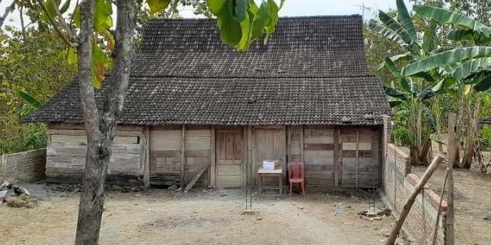 Bikin Heboh, Rumah di Ngawi Ini Pindah Dalam Semalam, Benarkah Dipindah oleh Jin?