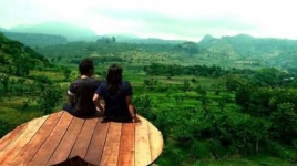 Misteri Hantu Pecengis dan Kisah Cinta di Bukit Tono