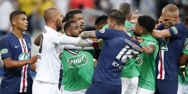 PSG vs Saint-Etienne: Kapten Saint-Etienne Dorong-dorongan, Tak Terima Gol Lawan