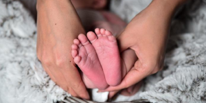 Fakta Penemuan Bayi di Palmerah: Bayi Ditemukan Sehat, Pelaku Diburu Polisi