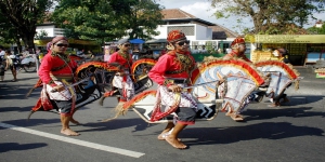 Ini Beberapa Kesenian Tradisional di Indonesia yang Bernuansa Mistis