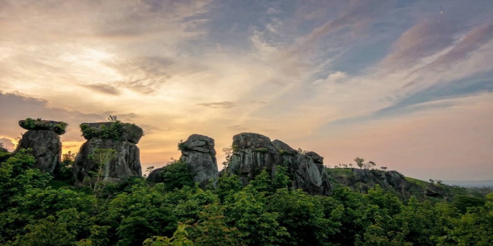 Kisah Misterius Batu Soon, Batu yang Sering Dijuluki Sebagai Stonehenge Bondowoso